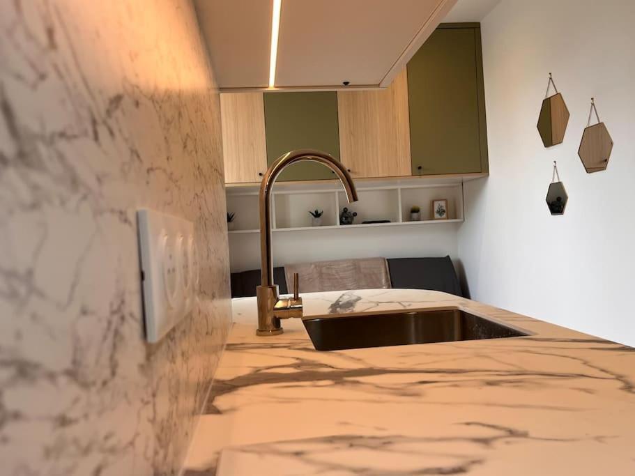 Studio Melun Peaceful Area 5 Min To Train Station Exteriör bild